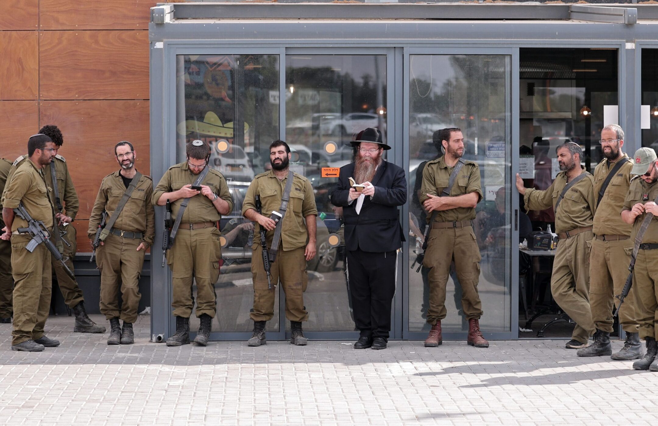 Les rabbins israéliens publient des conseils sur la manière d'ajuster la loi juive en temps de guerre