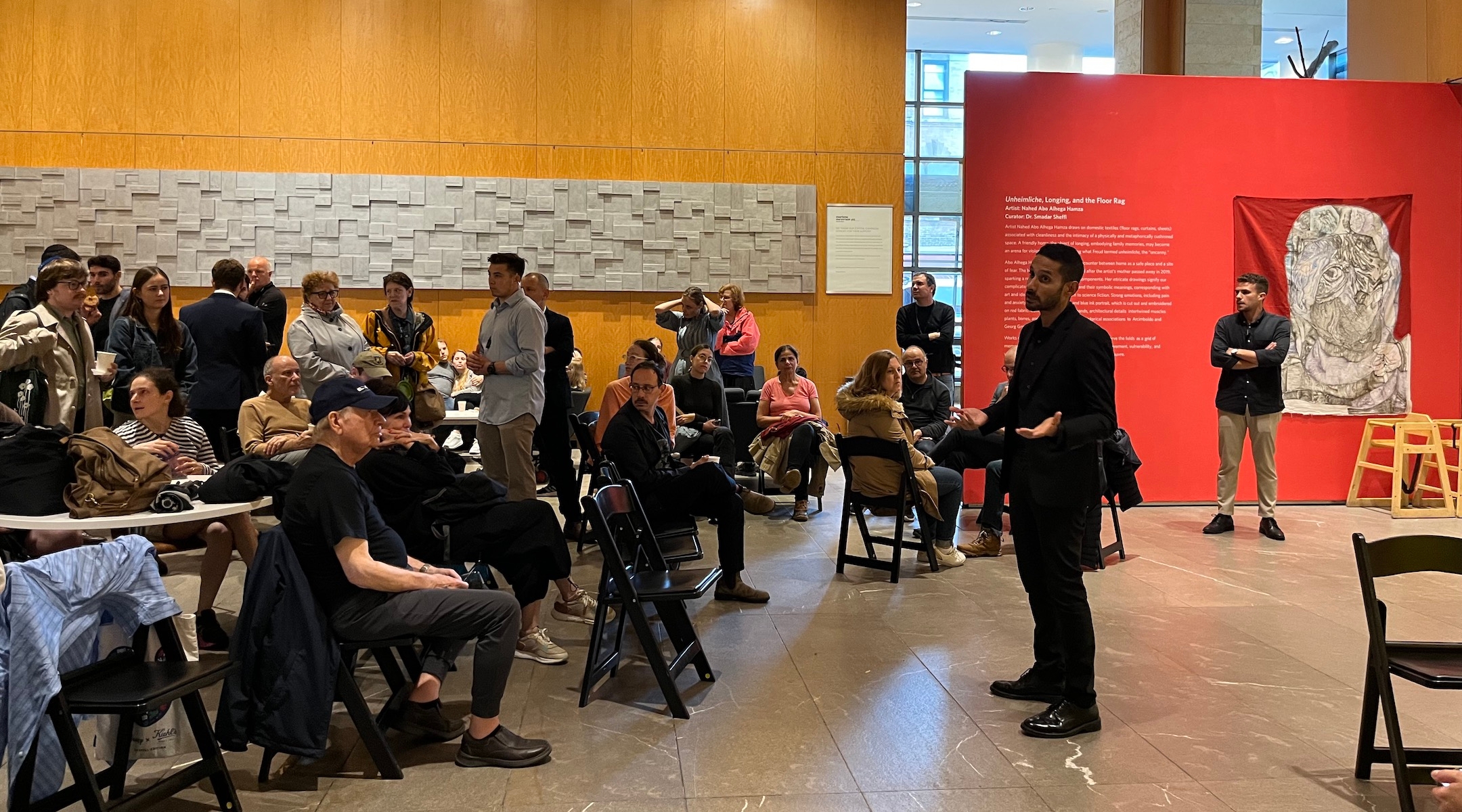 Lors d'un sombre Shabbat, les Juifs de Manhattan se rassemblent en solidarité avec un Israël attaqué
