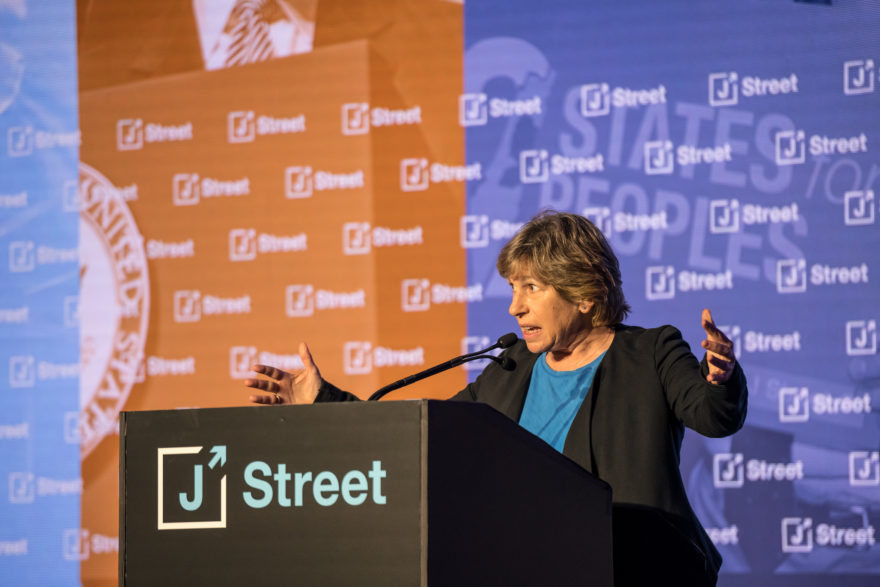 Randi Weingarten, dirigeante du syndicat des enseignants, rejoint le conseil d'administration de J Street