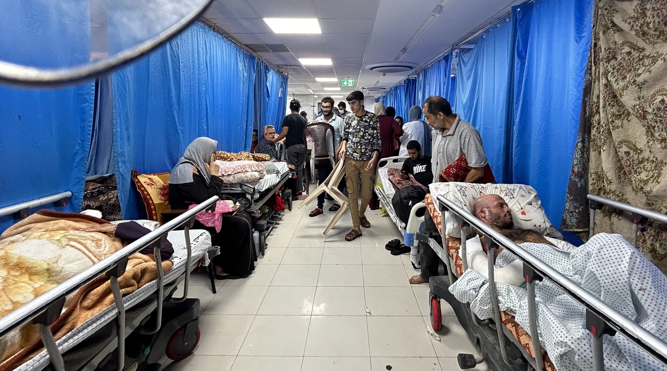 L'armée israélienne encercle le principal hôpital de Gaza qu'elle prétend être un QG du Hamas alors que Biden appelle à une « action moins intrusive »