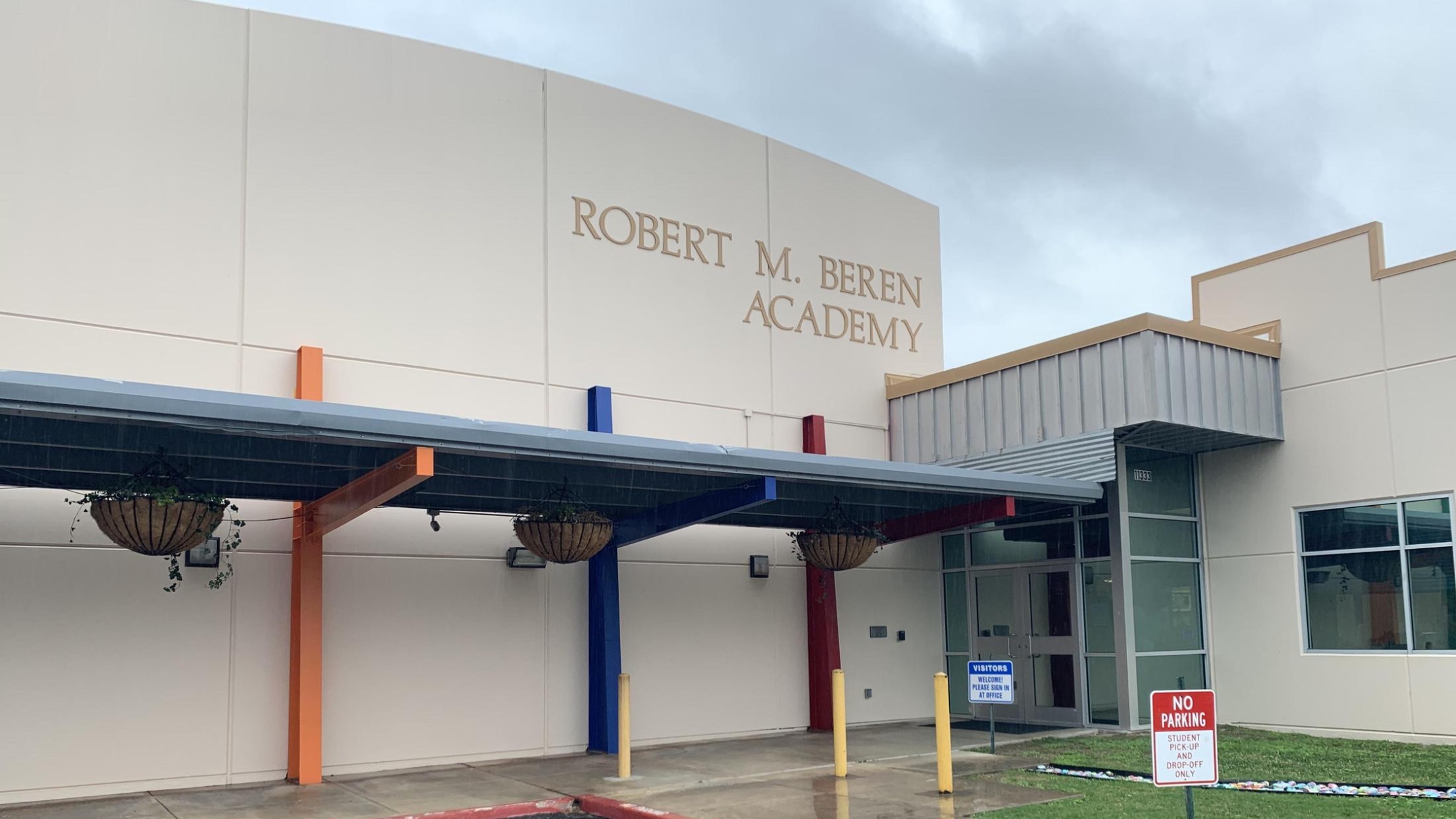 Ari Segal, ancien directeur de deux écoles orthodoxes, accusé de communications « sexualisées » avec des étudiants