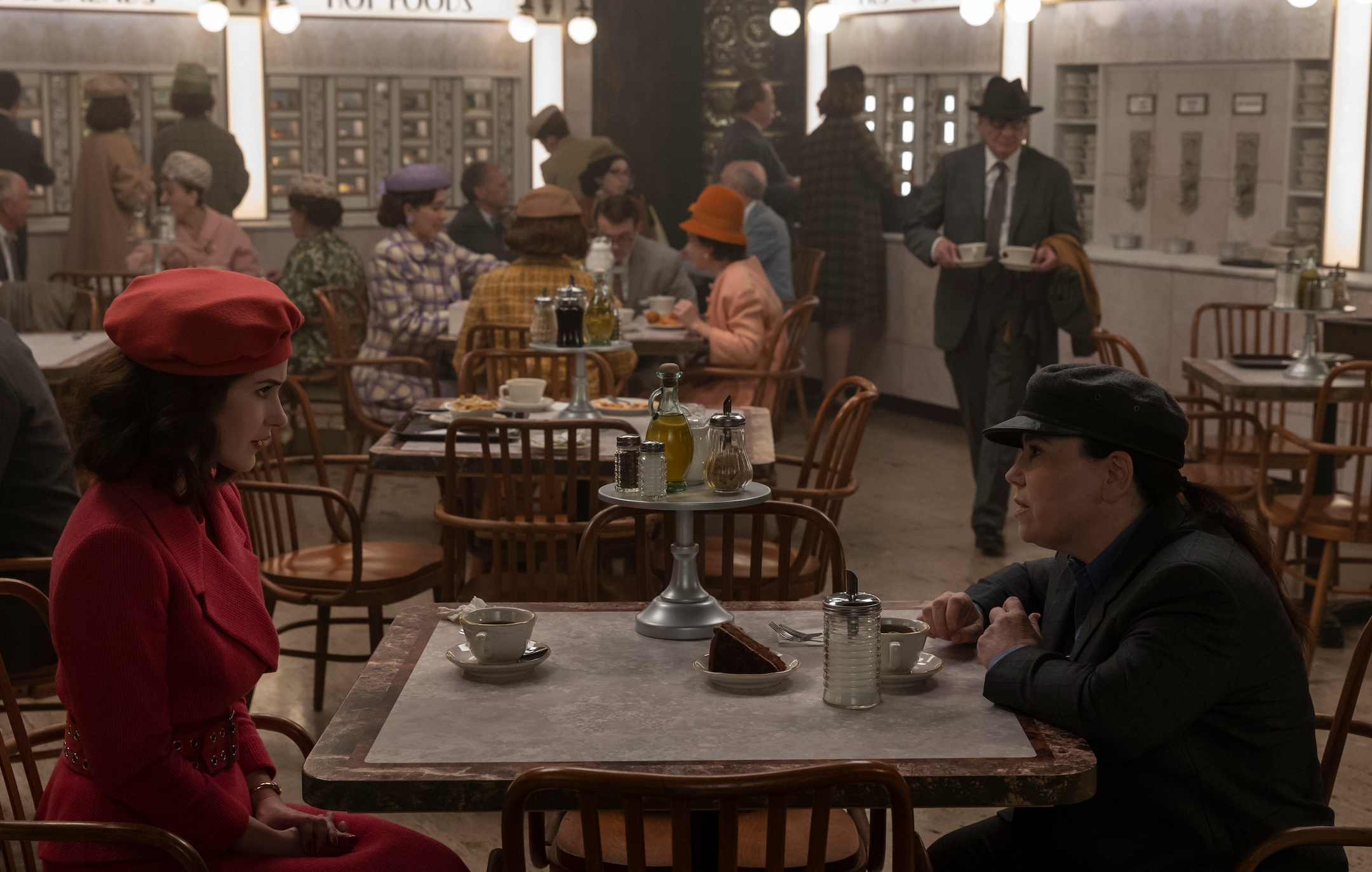 'Mme.  Maisel, Fleishman et Natasha Lyonne parmi les nominés juifs aux Emmy Awards retardés par la grève