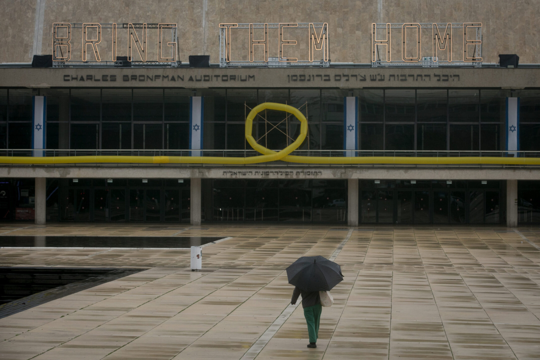 Les négociations sur l'accord sur les otages se poursuivent alors qu'Israël affirme que davantage de captifs pourraient être morts qu'on ne le pensait auparavant