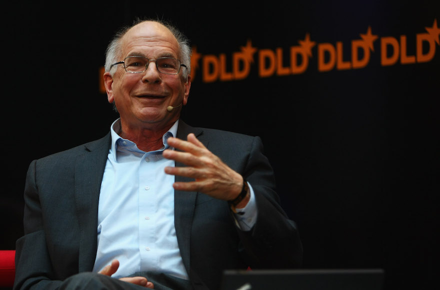 Le prix Nobel israélo-américain Daniel Kahneman, qui a recadré la prise de décision économique, est décédé à 90 ans