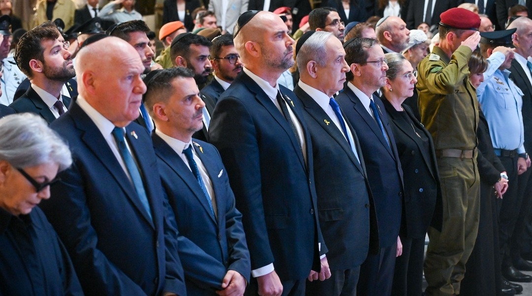Des ministres chahutés et des soldats blessés alors qu'Israël célèbre un sombre Memorial Day