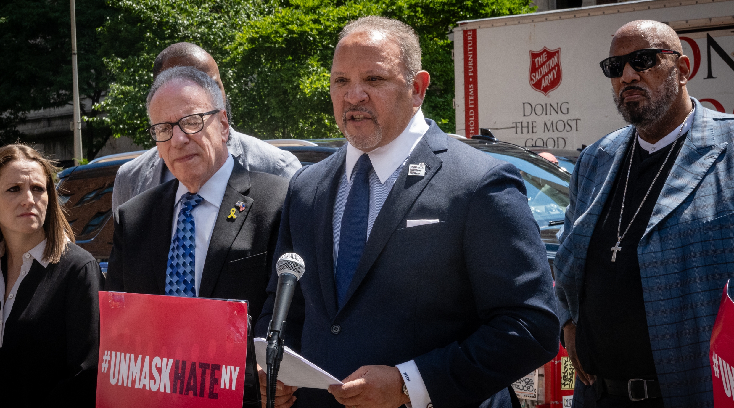 Marc Morial, chef de la National Urban League, s'exprime en faveur de la législation anti-masquage lors d'une conférence de presse devant l'université de Columbia à Manhattan, le 27 juin 2024. (Luke Tress)