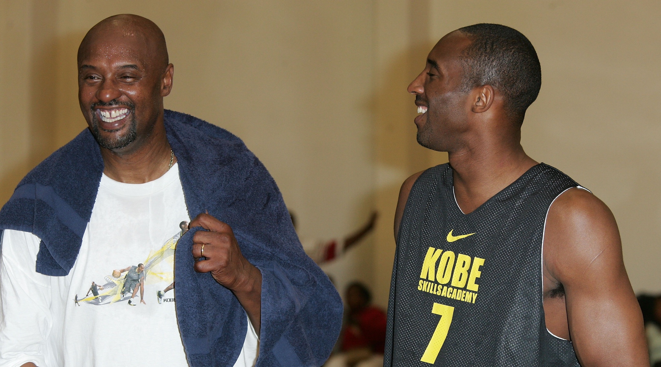 Le défunt père de Kobe Bryant, Joe, a entraîné l'équipe de basket-ball des filles d'une école juive