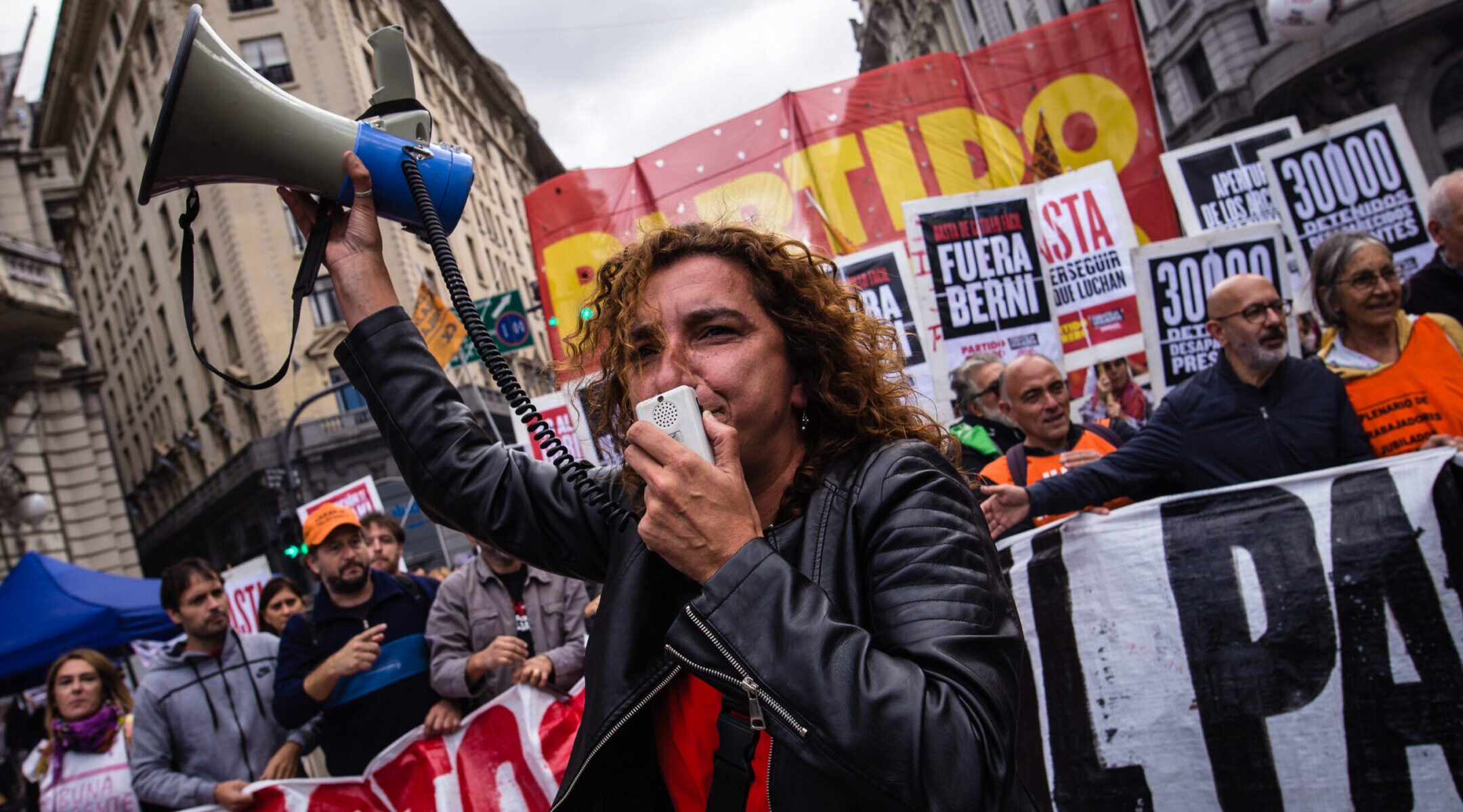 Le législateur argentin a inculpé des publications anti-israéliennes sur les réseaux sociaux, dans une première