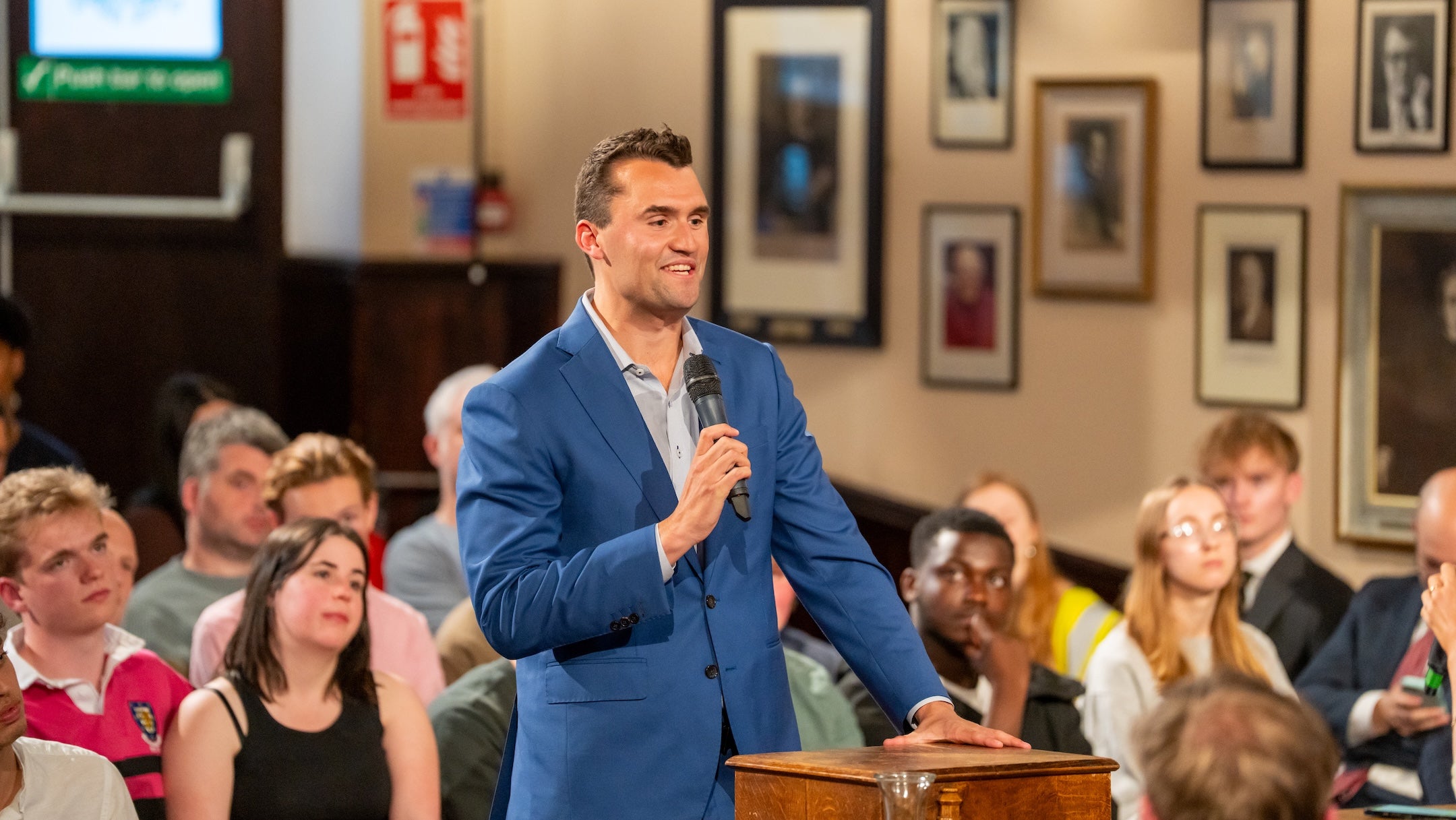 Après que Charlie Kirk ait été abattu dans l'Utah, les dirigeants juifs et israéliens appellent à des prières et finissent à la violence politique