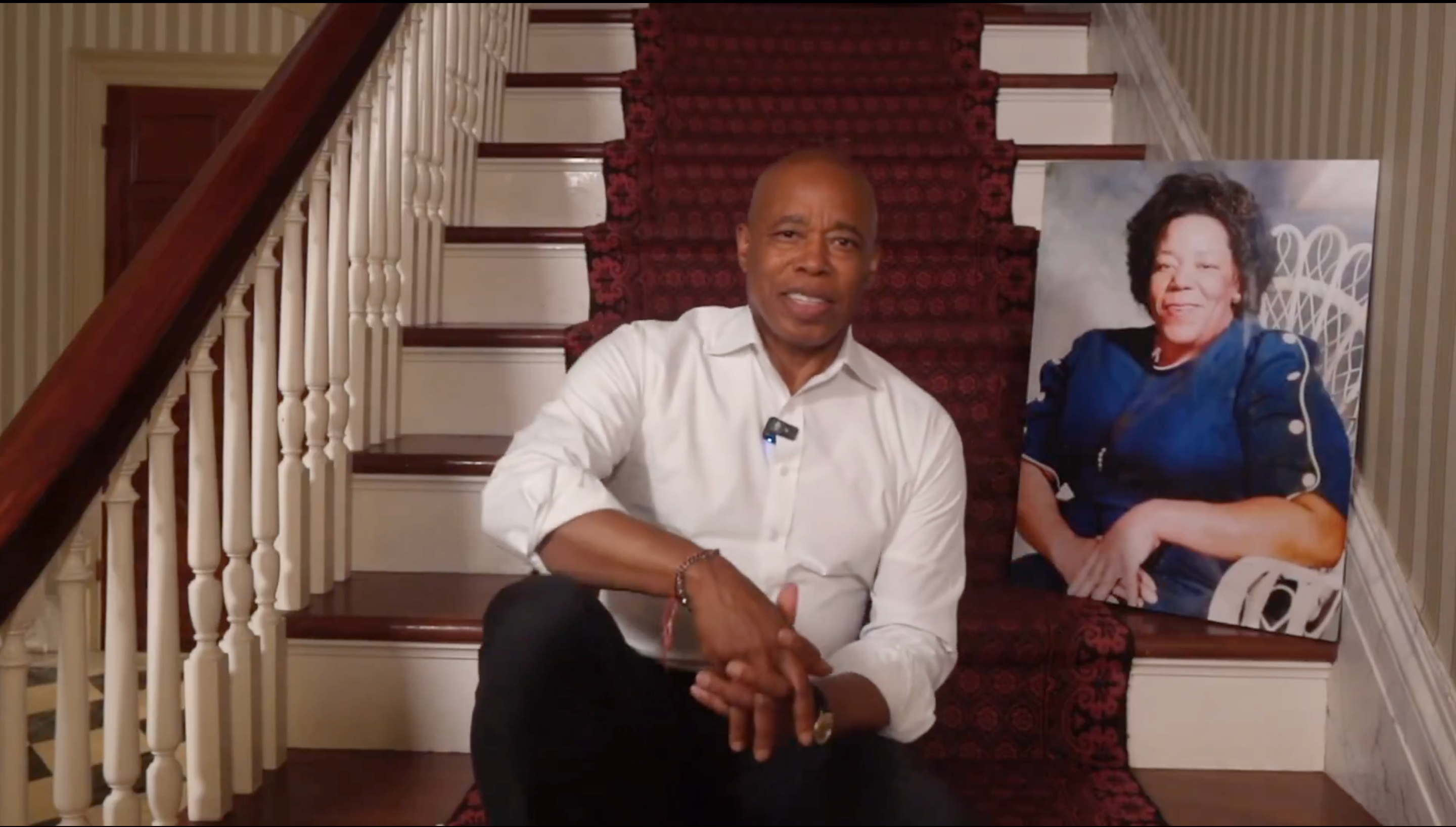 Eric Adams abandonne la course à la mairie de New York, mettant le bloc des électeurs juifs à gagner